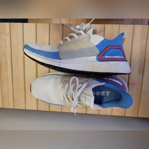 Women's adidas UltraBOOST White/Blue Running Shoes Size US8